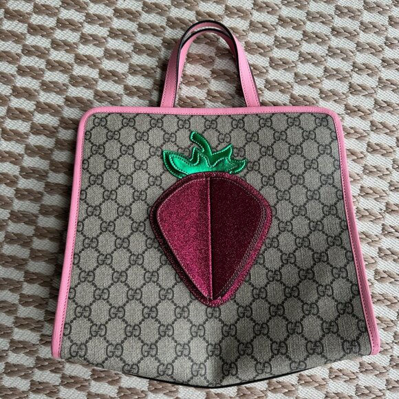 100% Authentic GUCCI GG Supreme Monogram Girls 3-D Strawberry Tote - Picture 1 of 10
